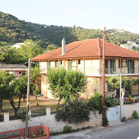 Cosy Budget Rooms To Rent In Ipsos Corfu Exterior photo