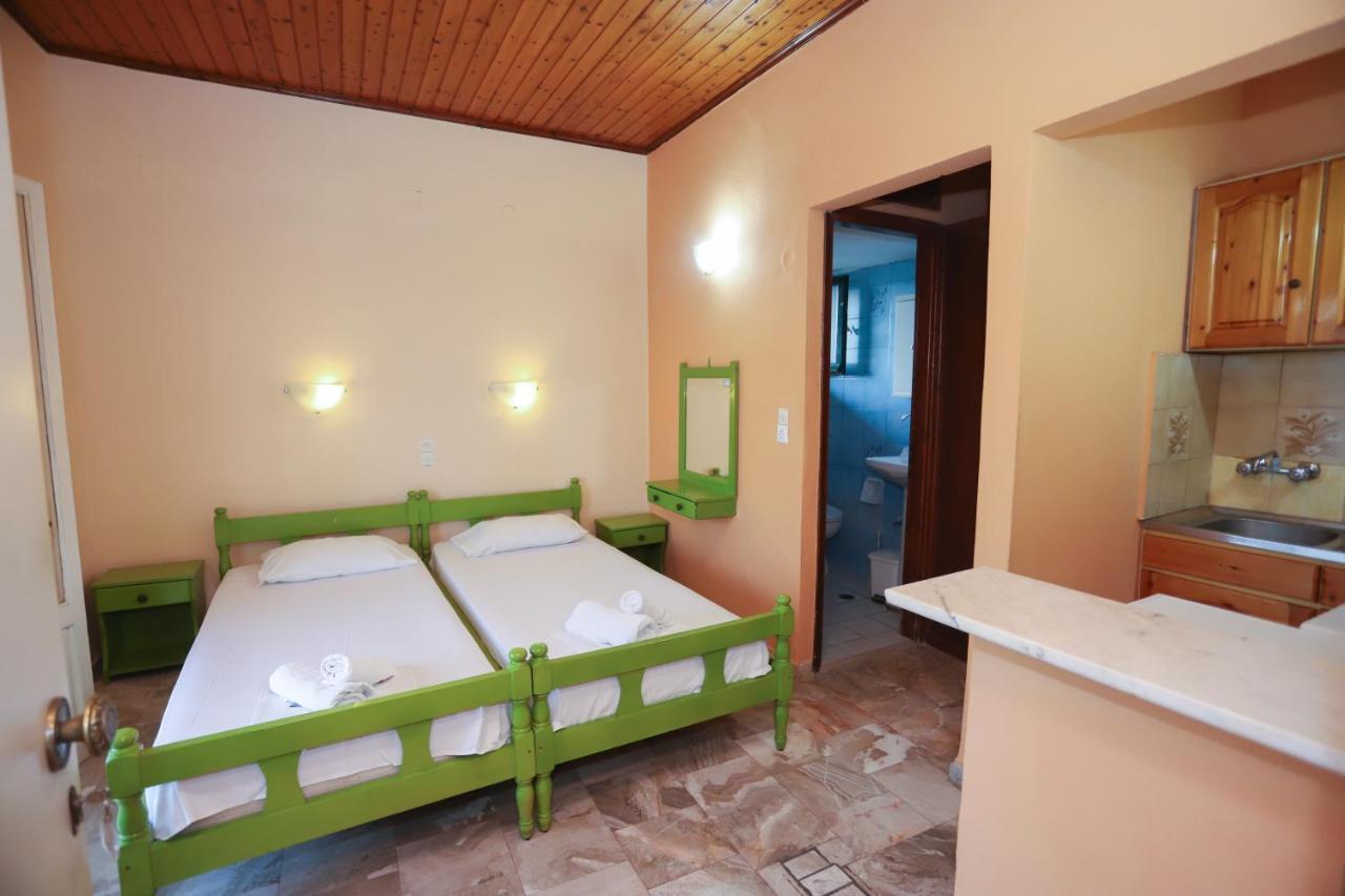 Cosy Budget Rooms To Rent In Ipsos Corfu Exterior photo